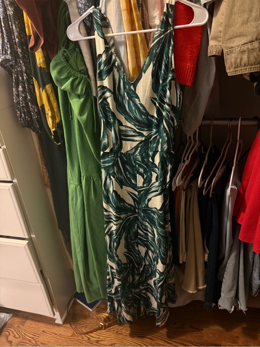 Sleeveless V-Neck Green Leaf Print Jumpsuit with Back Hole